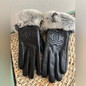 Black faux fur leather gloves